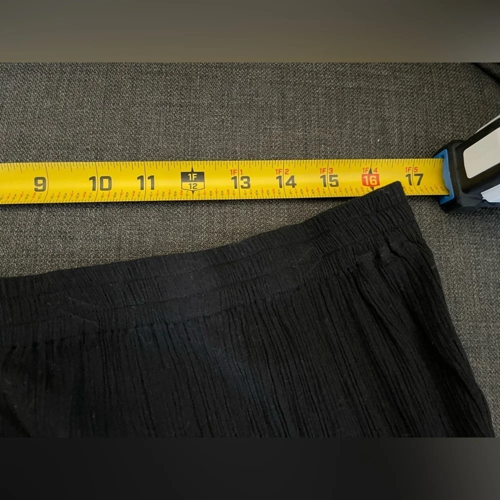 West End|Black tiered maxi skirt in cotton w beautiful floral embroidered detail
